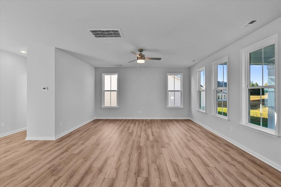 Spacious, unfurnished interior of a new home in Rogers Spring, Graham (Image 21).