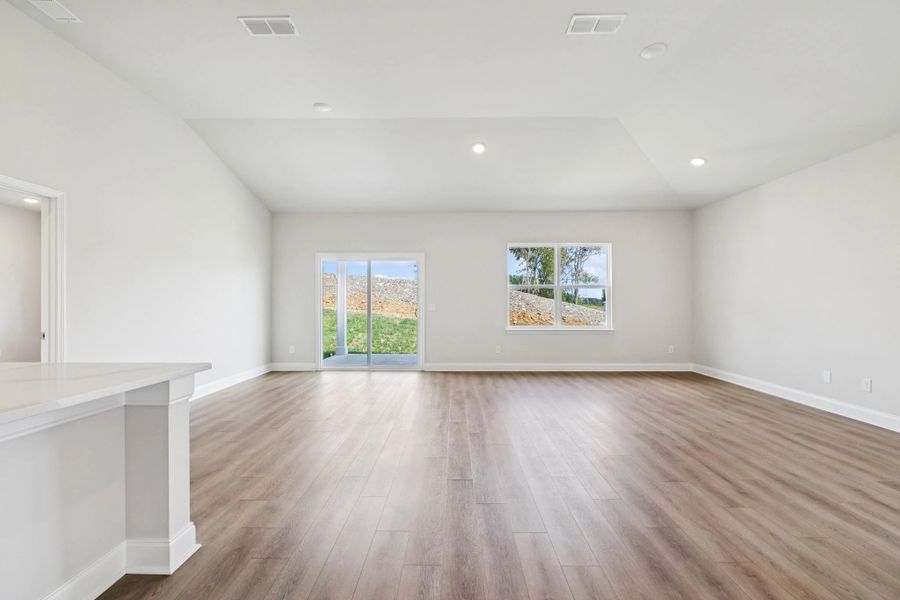 Spacious, unfurnished interior of a new home in Cades Bluff, Lebanon (Image 24).
