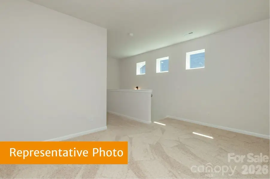 Spacious, unfurnished interior of a new home in Sunset Meadows, Charlotte (Image 8).