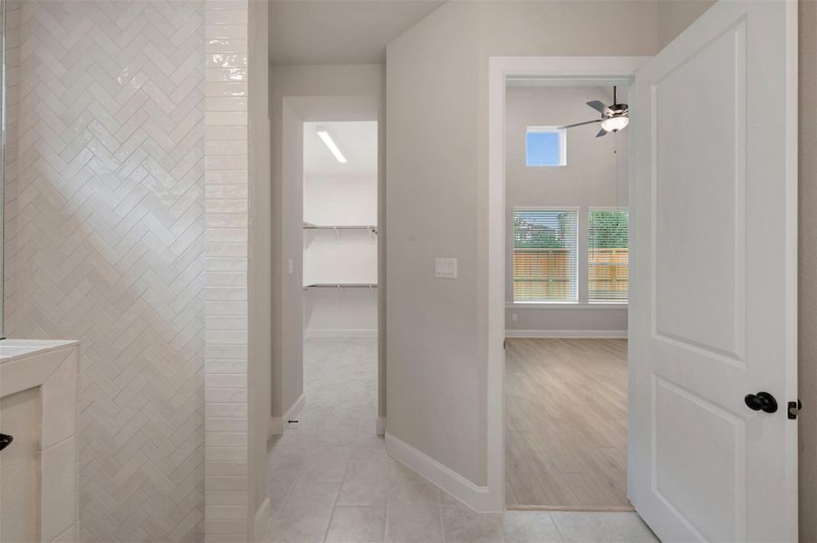 Spacious, unfurnished interior of a new home in Harvest Green - Reserve Collection, Richmond (Image 17).