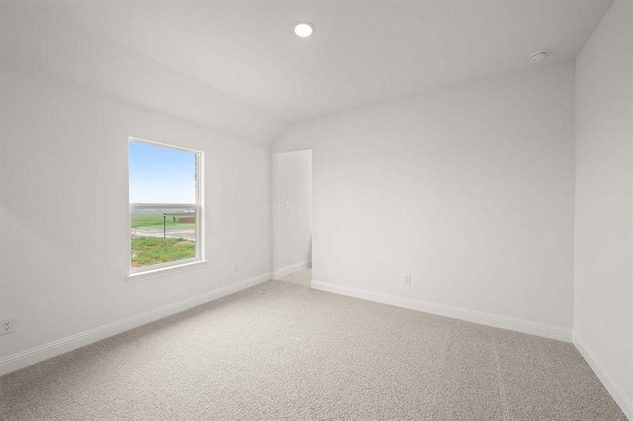 Spacious, unfurnished interior of a new home in Coyote Crossing, Godley (Image 16).