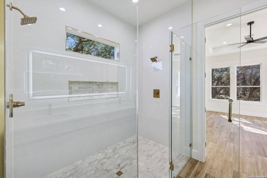 Spacious, unfurnished interior of a new home in , Spring Branch (Image 60).