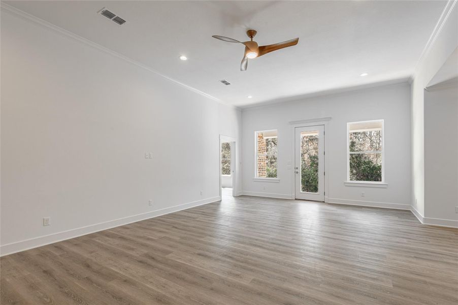Spacious, unfurnished interior of a new home in , Nacogdoches (Image 16).