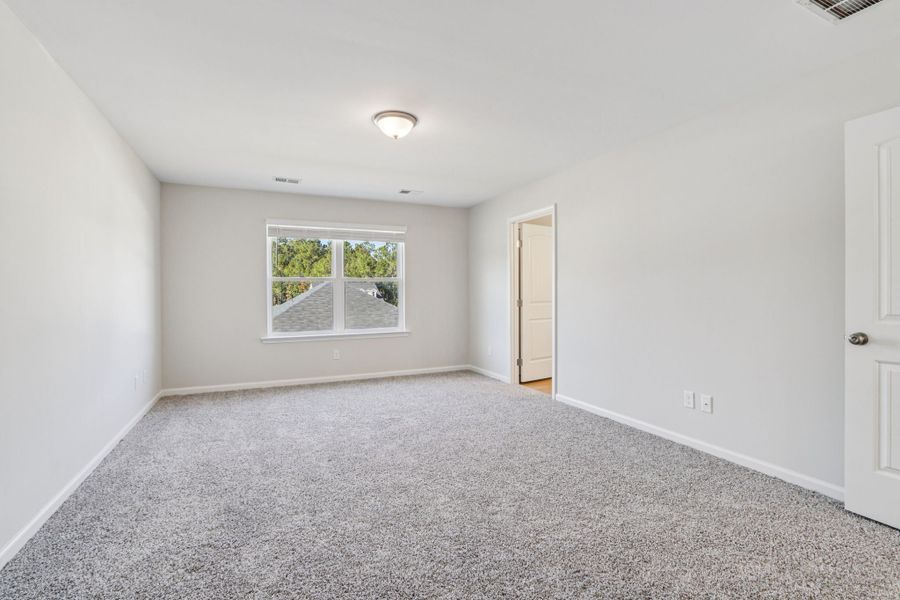 Spacious, unfurnished interior of a new home in Hayden Pointe, St. Marys (Image 37). Spacious, unfurnished interior of a new home in Hayden Pointe, St. Marys (Image 37).