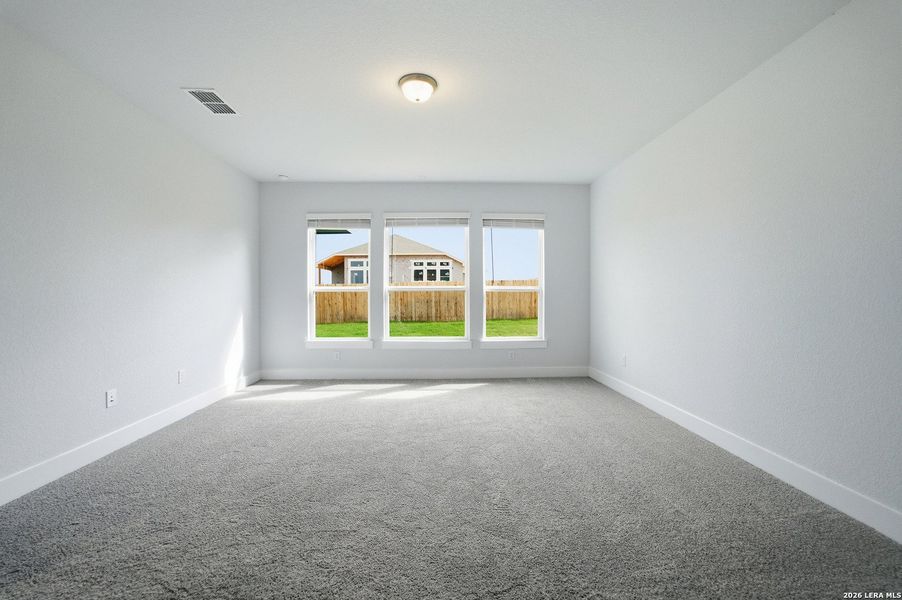 Spacious, unfurnished interior of a new home in Hickory Ridge, Elmendorf (Image 15).
