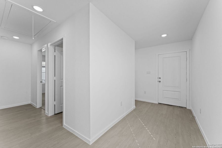 Spacious, unfurnished interior of a new home in Torian Village: Belmar Collection, San Antonio (Image 19).