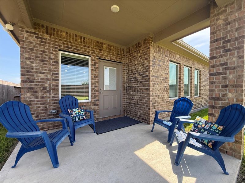 Exterior details and patio area of a home in , Angleton (Image 3).
