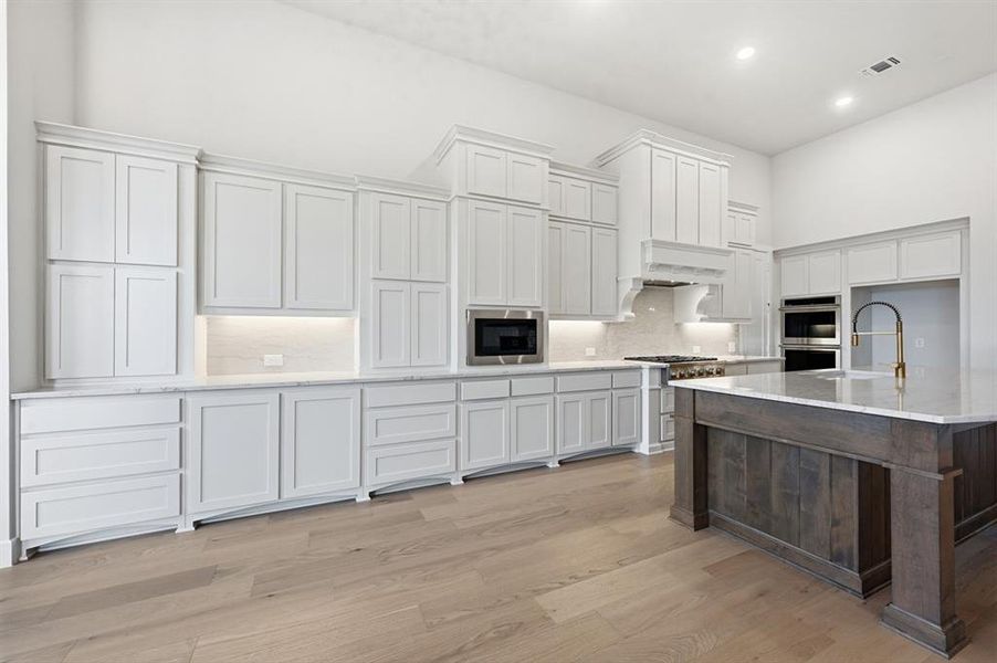 Furnished interior view inside a new home in Mustang Lakes, Celina (Image 10).
