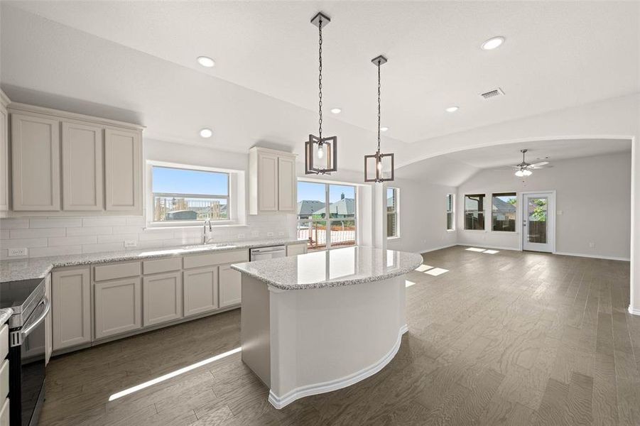 4537 Aralia- Kitchen-1 4537 Aralia- Kitchen-1