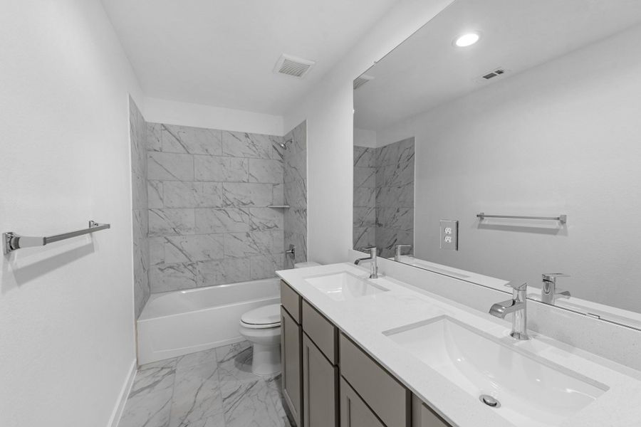 Furnished interior view inside a new home in Huntington Place, Rosharon (Image 5).