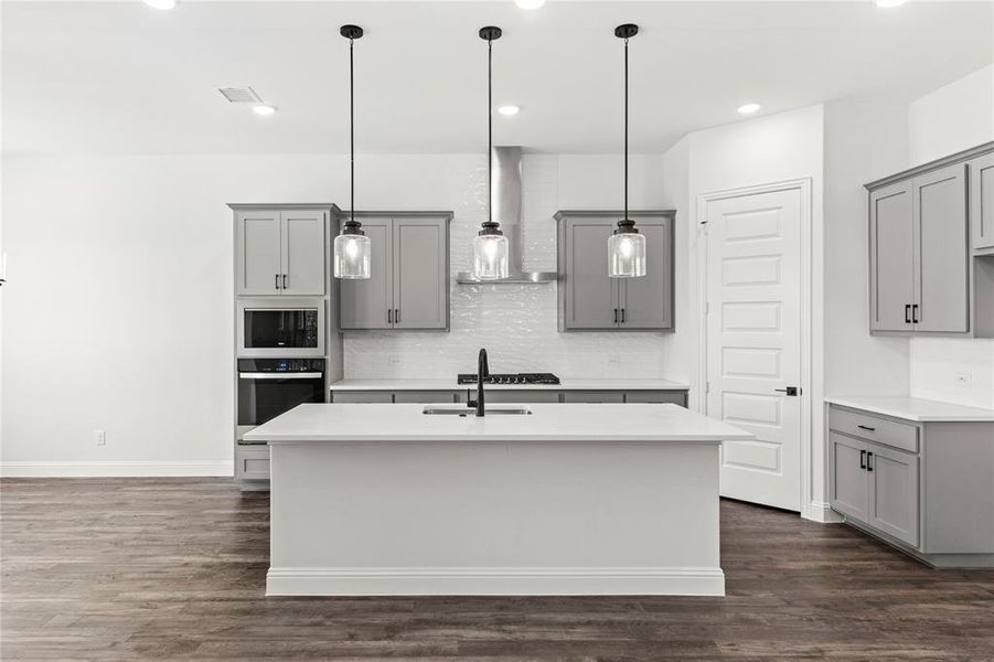 20. 551 Baker - Kitchen 20. 551 Baker - Kitchen