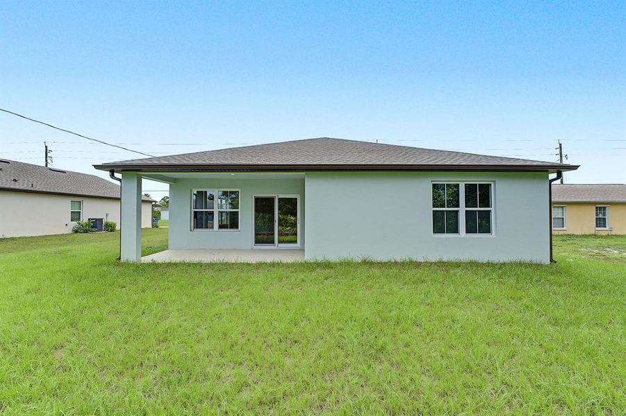 Covered Patio & Backyard Covered Patio & Backyard