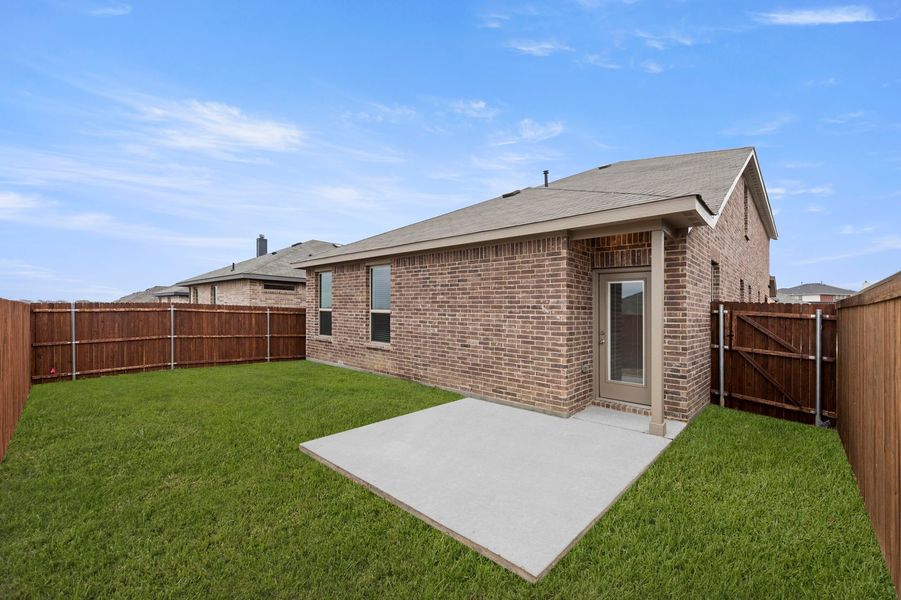 Front exterior of a new home in ValleyBrooke, Mesquite, TX, highlighting curb appeal (Image 27).