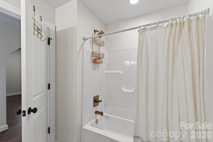 Bath 3 (Upstairs)