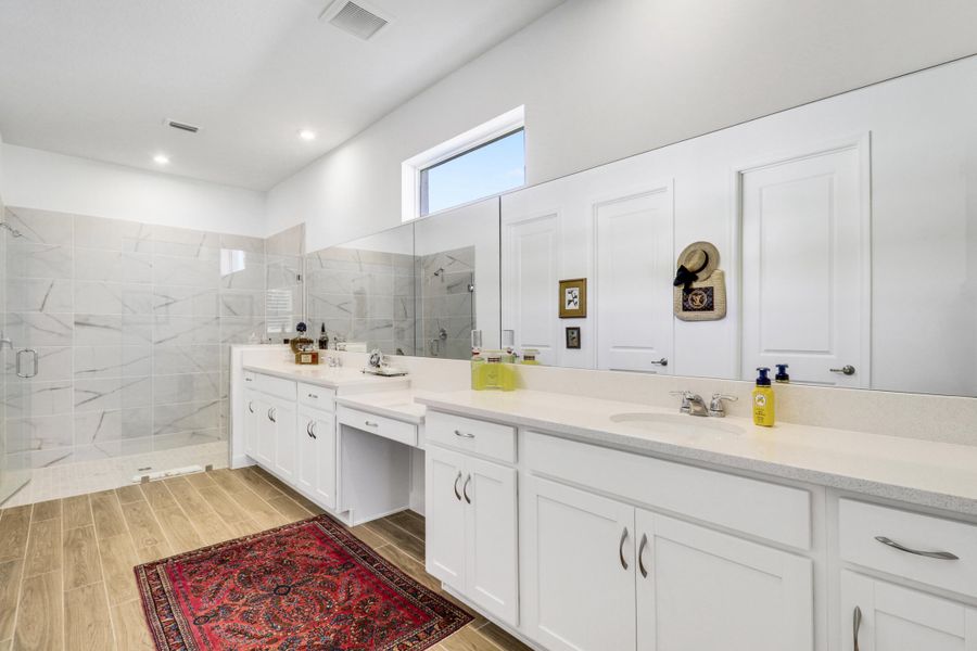Primary Suite Bathroom