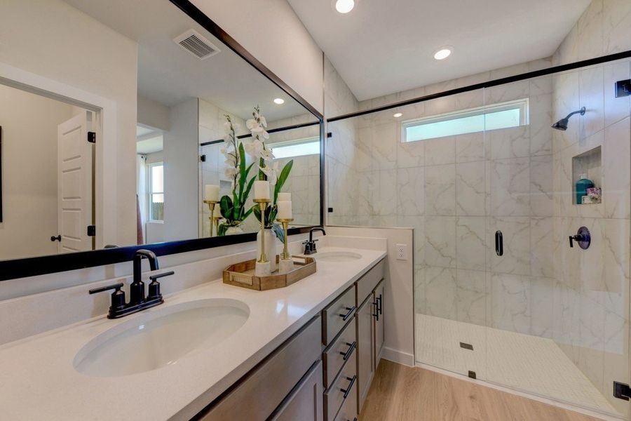 Representative furnished interior of a home built from the Big Bend by Hakes Brothers in Highland Ridge, New Braunfels (Image 15).