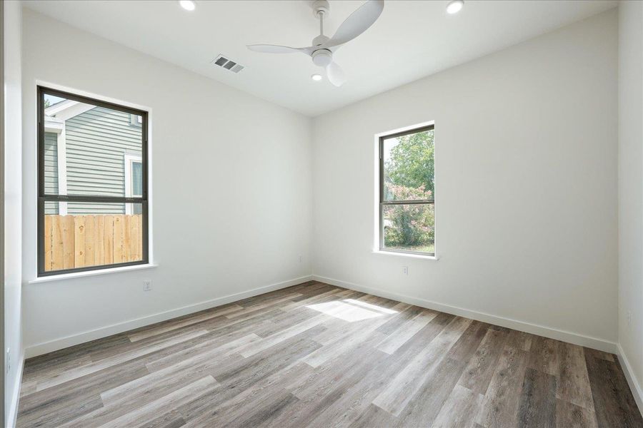 Spacious, unfurnished interior of a new home in , Smithville (Image 33).