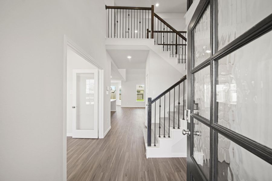 Spacious, unfurnished interior of a new home in Bluestem, Brookshire (Image 11).