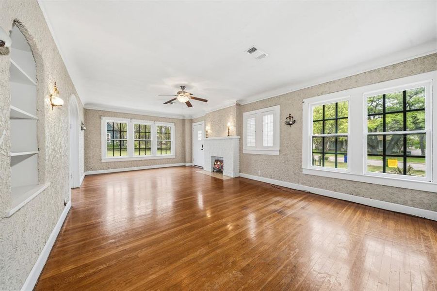 Spacious, unfurnished interior of a new home in , Hillsboro (Image 17).