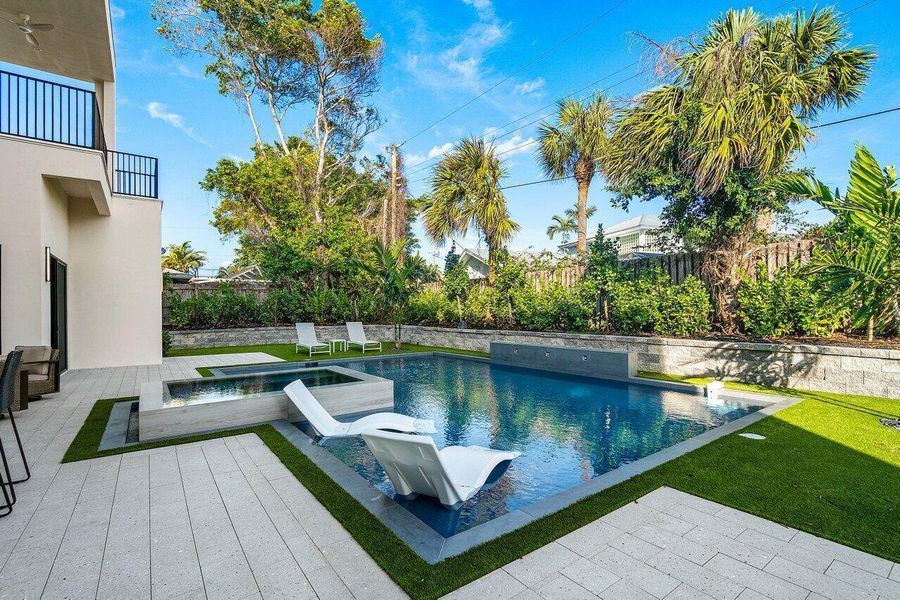 Exterior details and patio area of a home in , Juno Beach (Image 44).