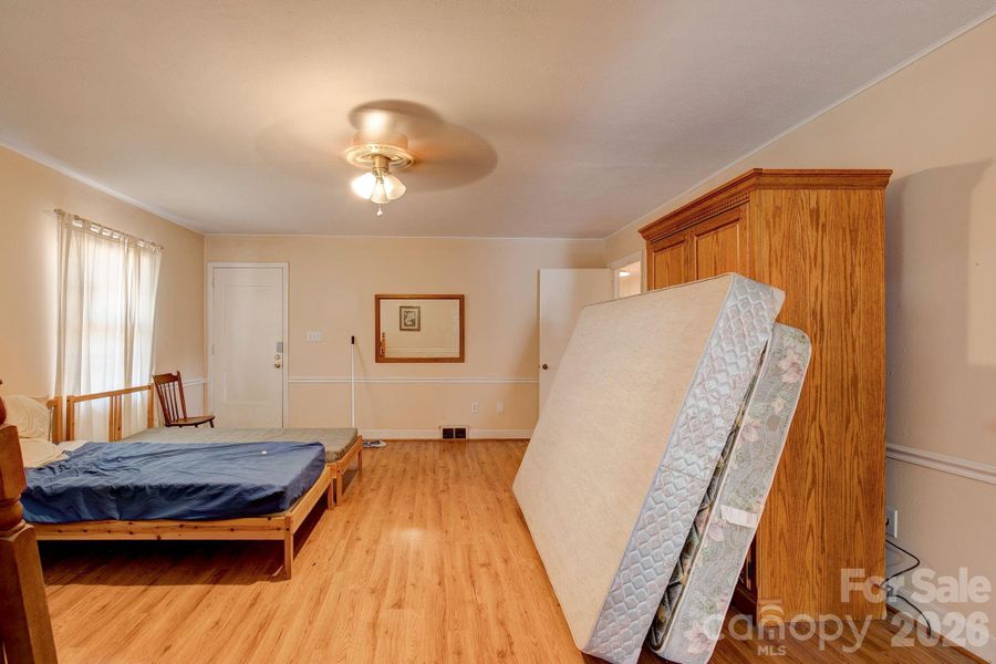 Furnished interior view inside a new home in , Pageland (Image 7).