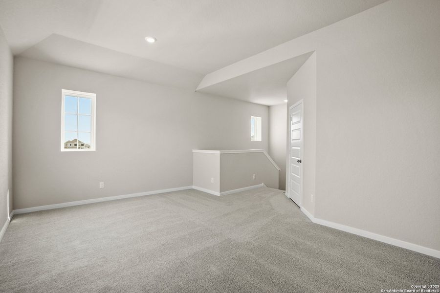 Spacious, unfurnished interior of a new home in Dauer Ranch, New Braunfels (Image 13). Spacious, unfurnished interior of a new home in Dauer Ranch, New Braunfels (Image 13).