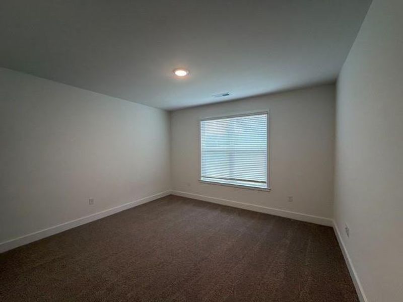 Spacious, unfurnished interior of a new home in Tuscany Hills, Douglasville (Image 27).
