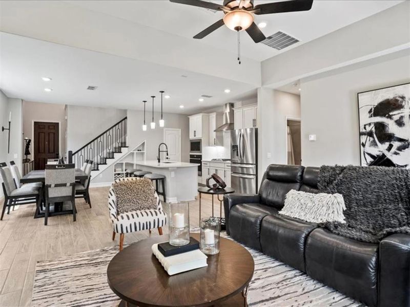 Big, bright, and connected to it all—this living space is where life unfolds. Big, bright, and connected to it all—this living space is where life unfolds.