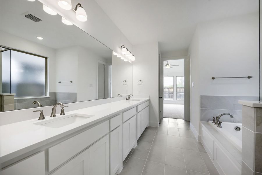 11329 Bratton - Primary Bathroom