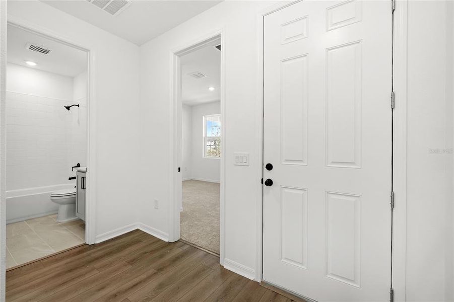 Spacious, unfurnished interior of a new home in , Kissimmee (Image 29).
