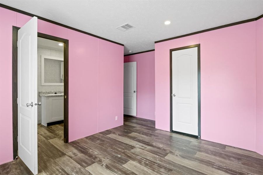 Spacious, unfurnished interior of a new home in , Mount Pleasant (Image 17).