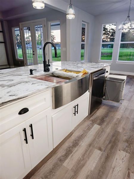 Elegant farmhouse sink.