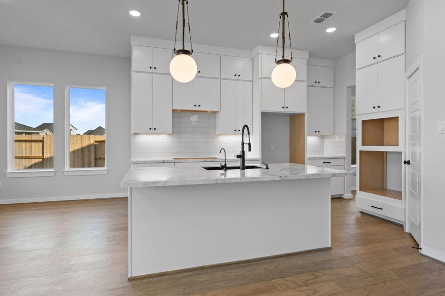 Furnished interior view inside a new home in Cross Creek West 50', Fulshear (Image 7). Furnished interior view inside a new home in Cross Creek West 50', Fulshear (Image 7).