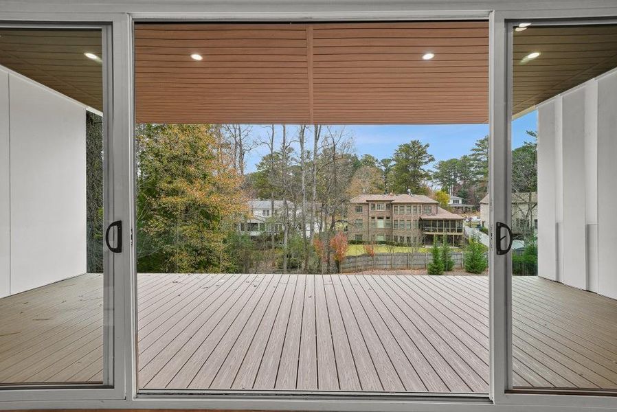 Exterior details and patio area of a home in , Decatur (Image 4).