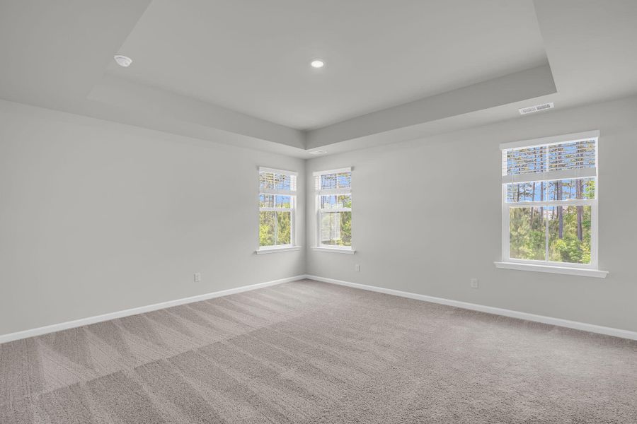 Spacious, unfurnished interior of a new home in Wildcat Chase, Summerville (Image 21).