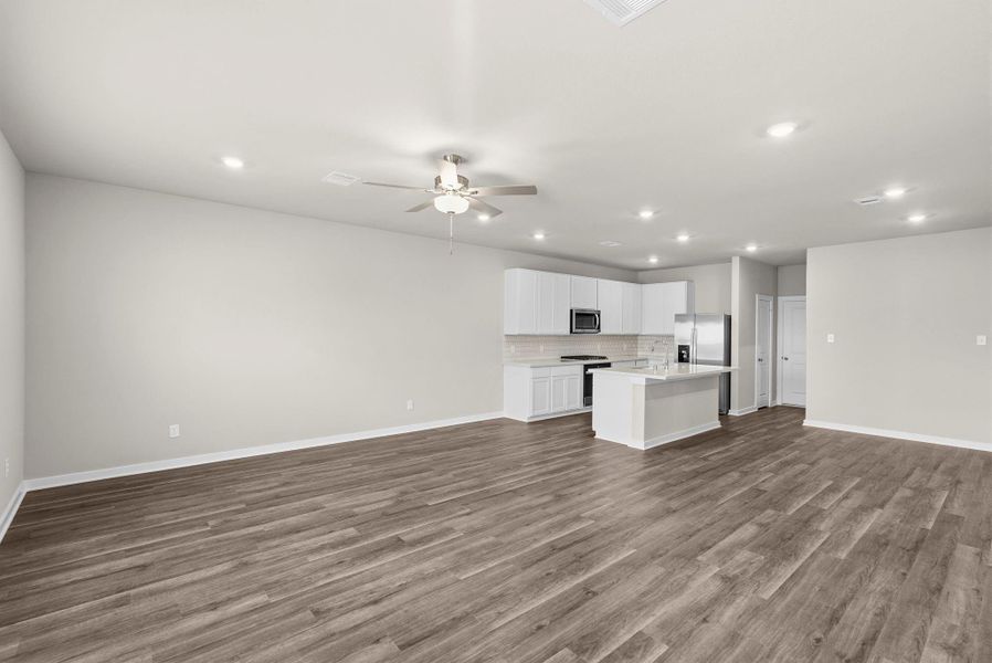 Spacious, unfurnished interior of a new home in Windrose Green, Angleton (Image 15).