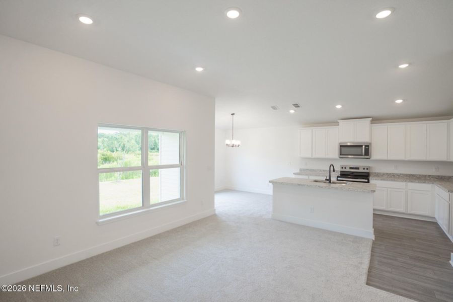 Spacious, unfurnished interior of a new home in Summerglen, Jacksonville (Image 11).