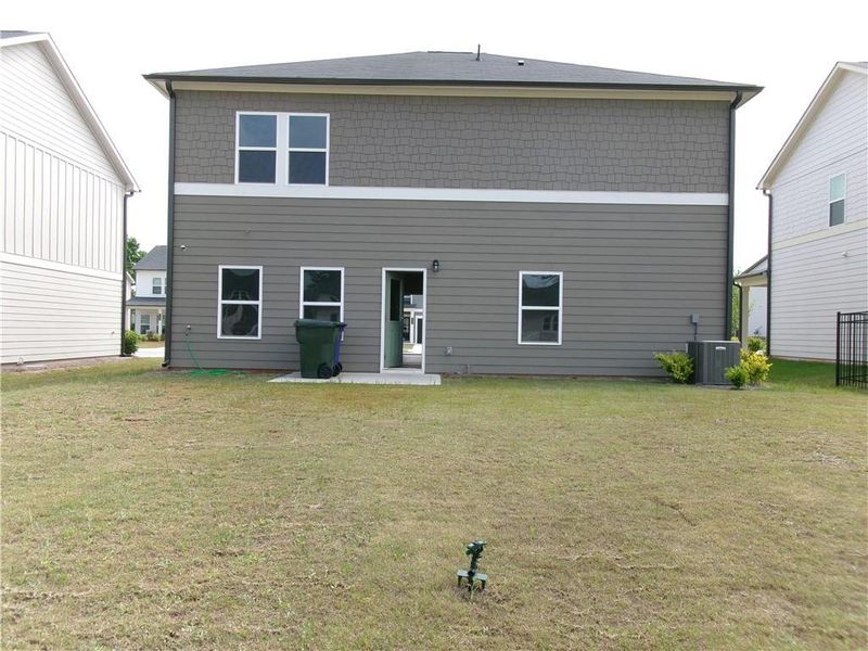 Exterior details and patio area of a home in Alder Park, Conyers (Image 3).
