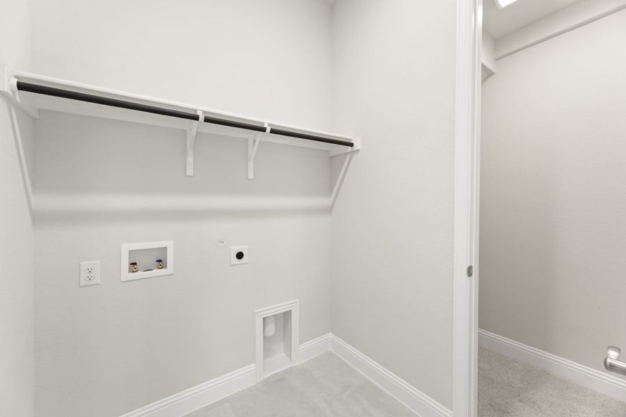 Spacious, unfurnished interior of a new home in River Ranch, Van Alstyne (Image 24).