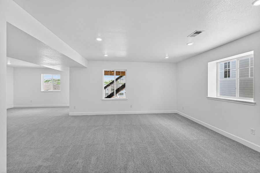 Spacious, unfurnished interior of a new home in Macanta, Castle Rock (Image 24). Spacious, unfurnished interior of a new home in Macanta, Castle Rock (Image 24).