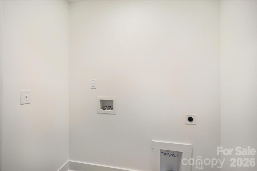 Spacious, unfurnished interior of a new home in , Charlotte (Image 19).