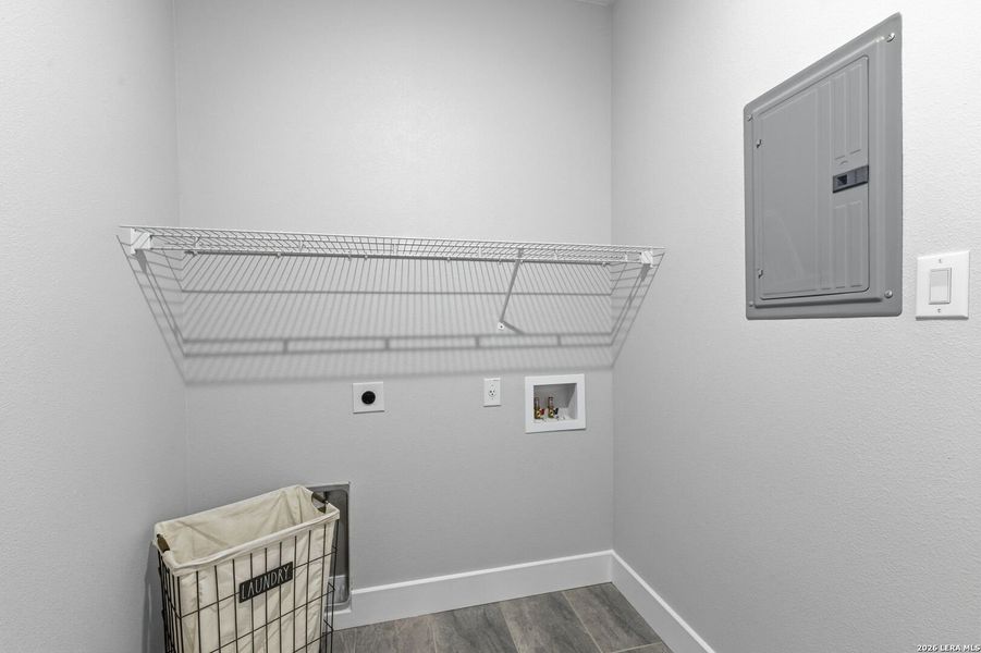 Spacious, unfurnished interior of a new home in Lonesome Dove, San Antonio (Image 26).