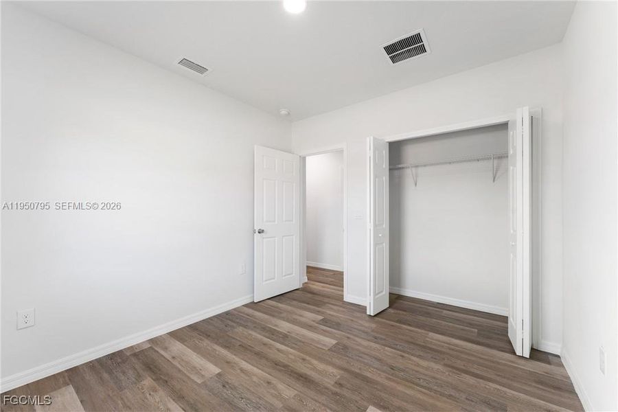 Spacious, unfurnished interior of a new home in , Lehigh Acres (Image 20).