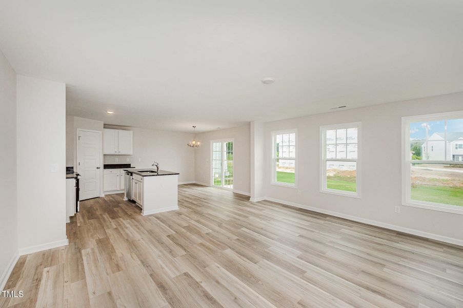 58 W Emily Gardens 8 58 W Emily Gardens 8