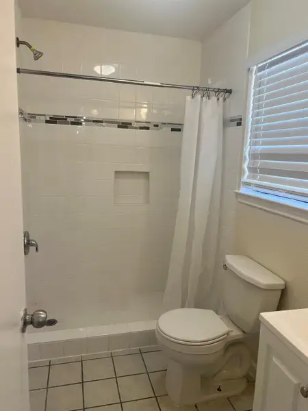 2nd bathroom 2nd bathroom
