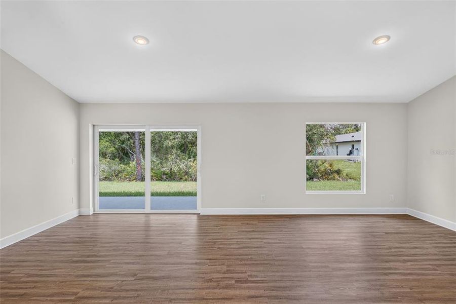 Spacious, unfurnished interior of a new home in , Port Charlotte (Image 23).