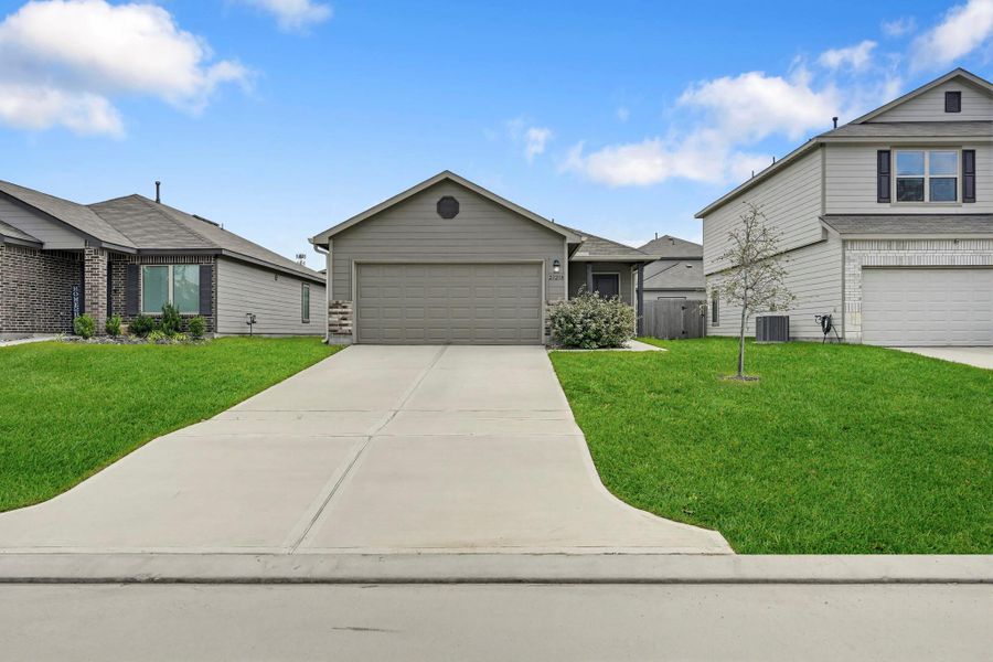 This 2024-built single-story is move-in ready! Schedule your showing today!