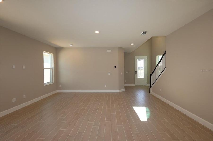 Spacious, unfurnished interior of a new home in Lake Star at Ovation, Winter Garden (Image 26).
