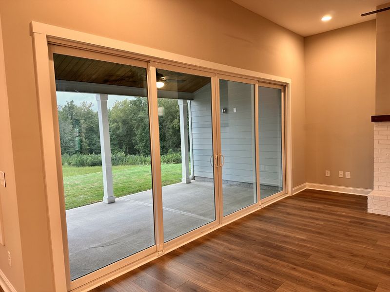 Spacious, unfurnished interior of a new home in The Reserve at Red Oaks, Carrollton (Image 25).