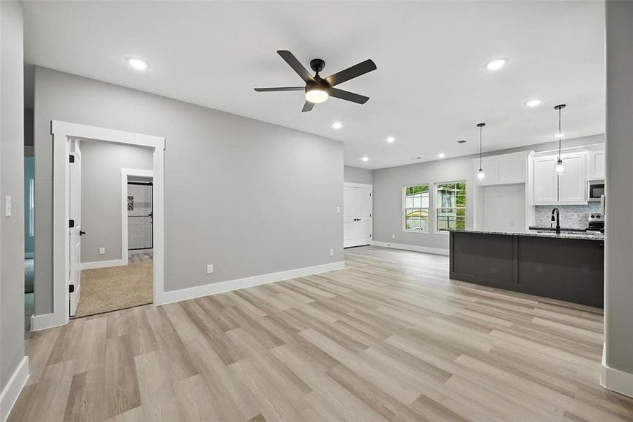 Spacious, unfurnished interior of a new home in , Pottsboro (Image 15).